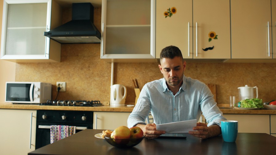 consumer budgeting household bills