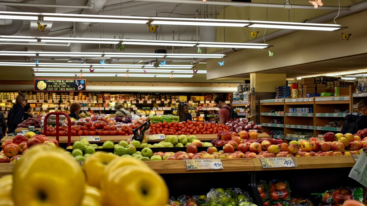 consumer shopping inflation prices