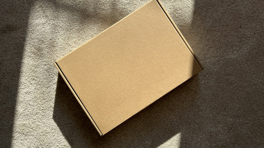 customer unboxing package contents