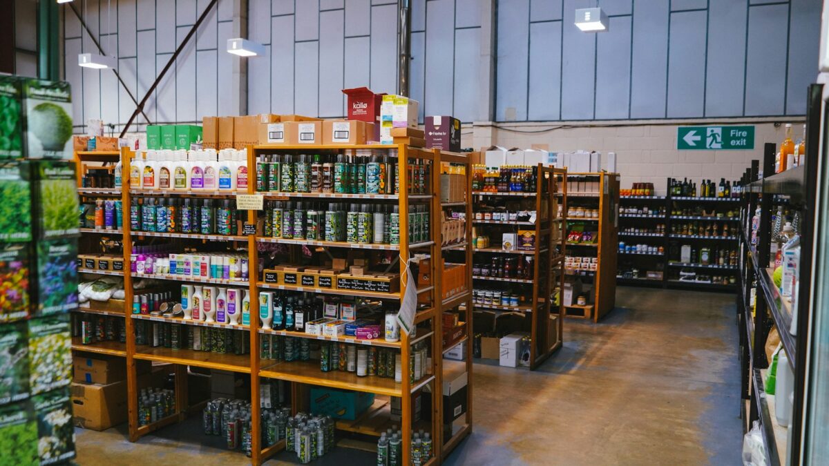 discount grocery store interior