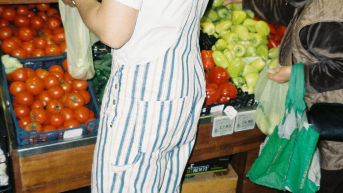 grocery shopping customer checkout