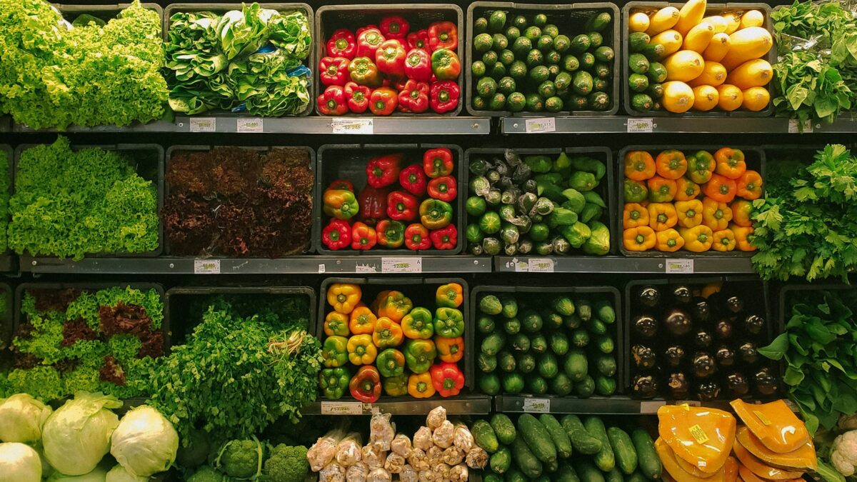 healthy grocery shopping wellness