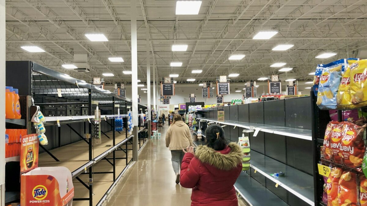 Home Depot vs Lowe's: price match policy compared