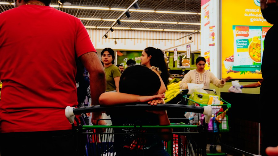 low income family grocery shopping