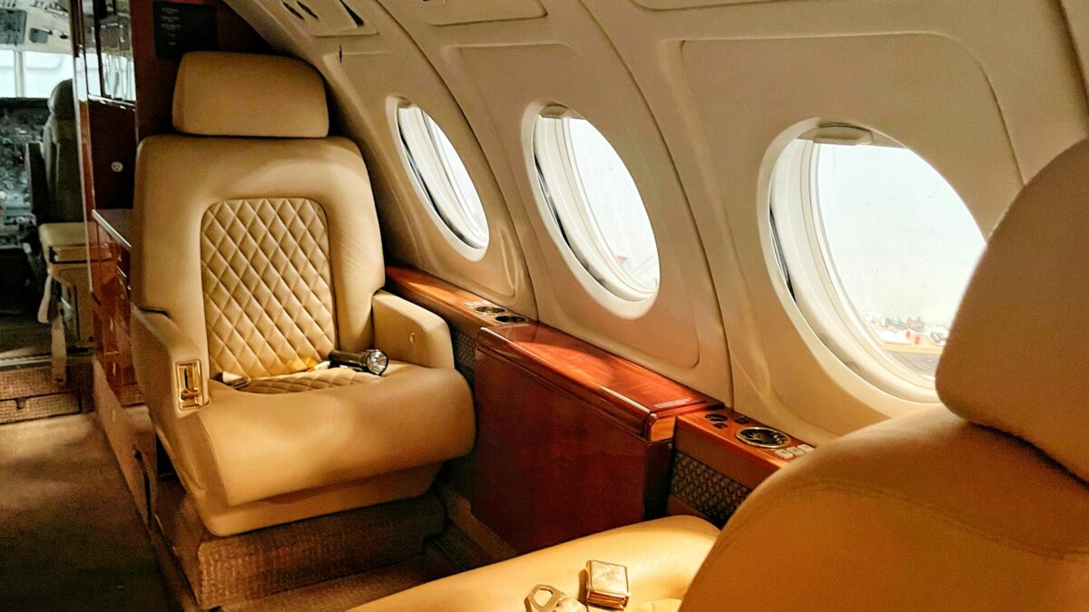 luxury business jet aircraft