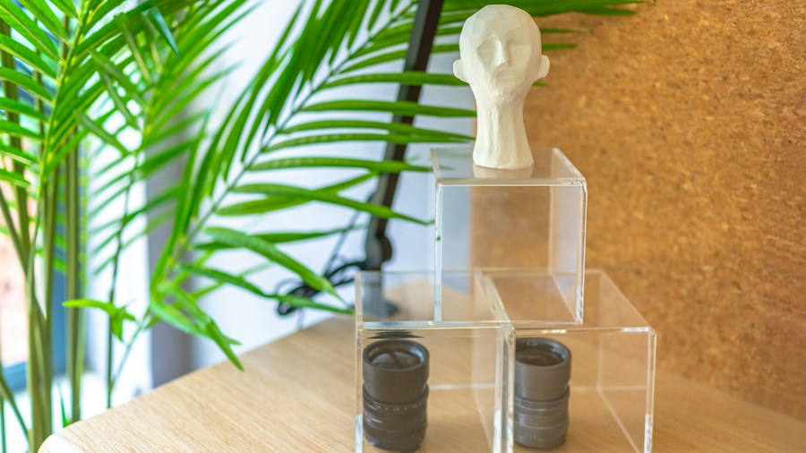 minimalist cork plastic stand