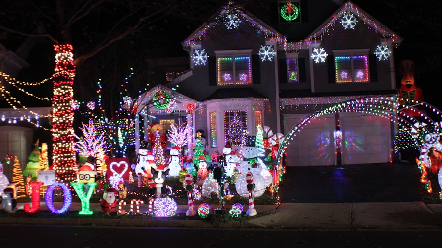outdoor holiday lighting