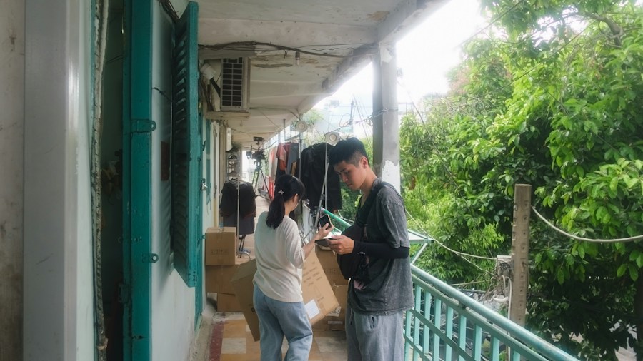 package delivery at home