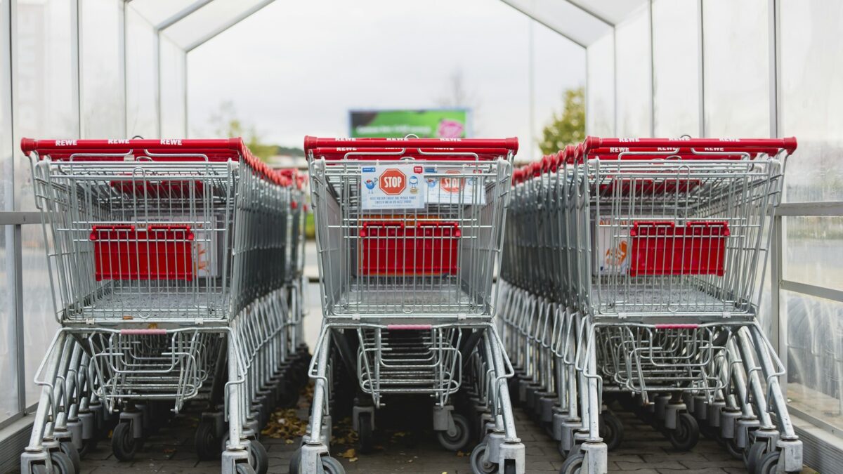 shopping cart store aisle