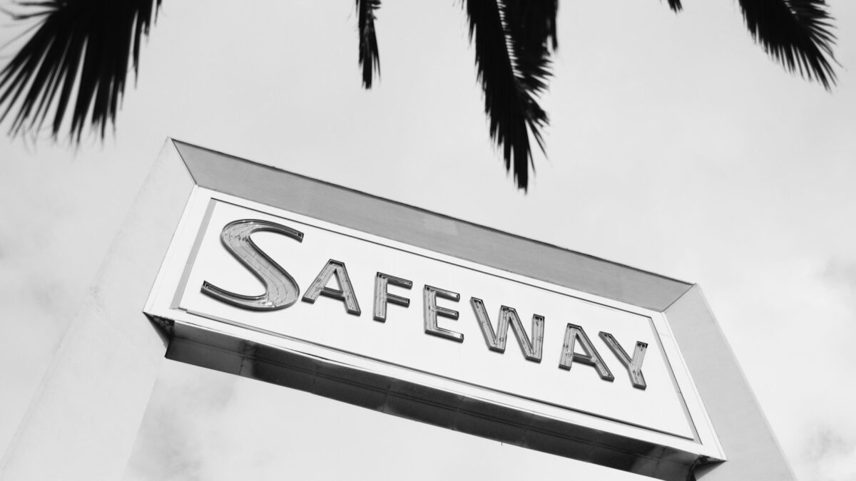 What Time Does Safeway Open and Close? 2026 Store Hours