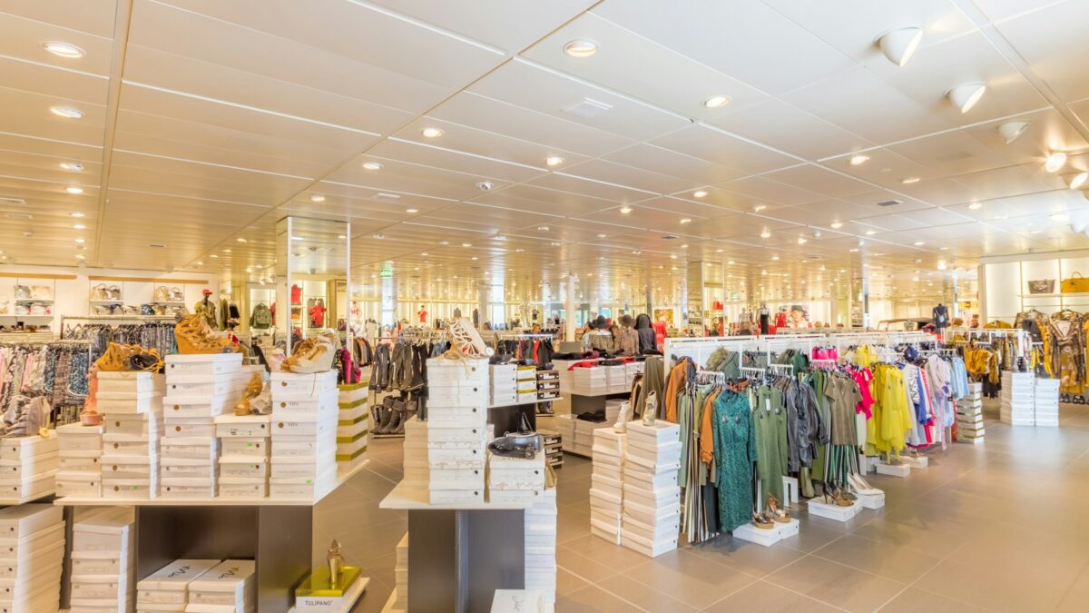 Which US Stores Offer a Senior Discount in 2026